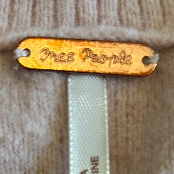 Free People Crop Sweater - Pale Pink - Size Medium - Picture 5 of 7